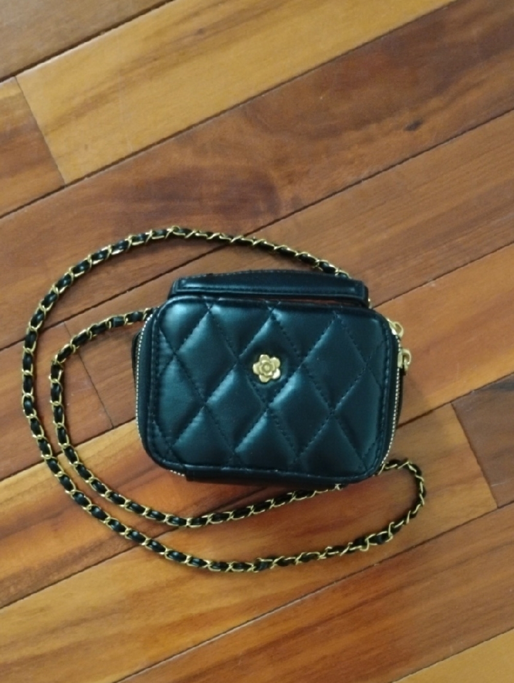 Quilted Black Crossbody Bag with Gold Chain Strap
